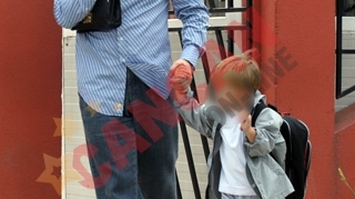 O femeie il face pe Vasile Siman sa rada cu gura pana la urechi! I se "scurg" ochii dupa o mamica