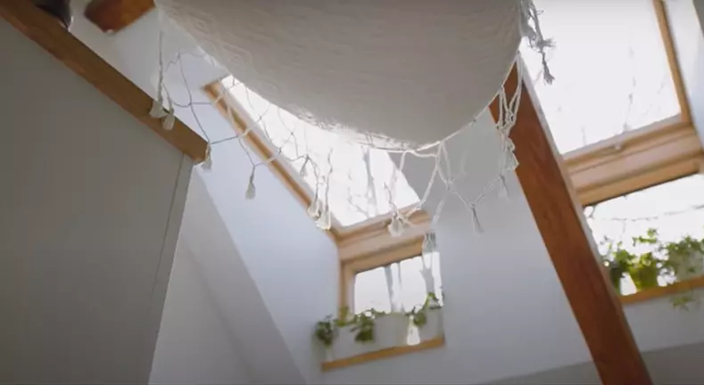 Cât costă aparamentul cu care se laudă Amalia Enache? Mansarda are vedere spre Cişmigiu şi valorează o mulţime de bani