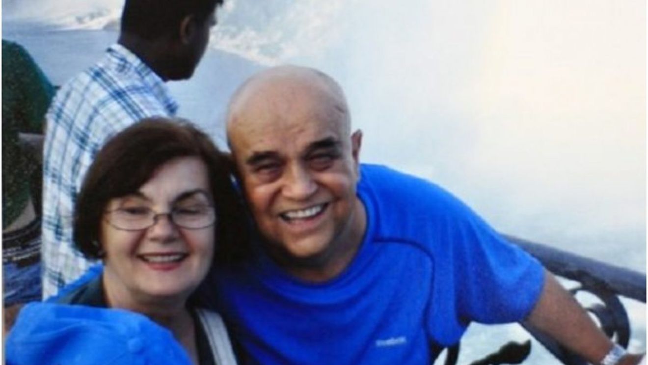 Soția lui Benone Sinulescu rupe tăcerea și spune ce se întâmplă cu artistul. Elena Sinulescu îl acuză pe fostul impresar că a răspândit informații false despre Nea Beni