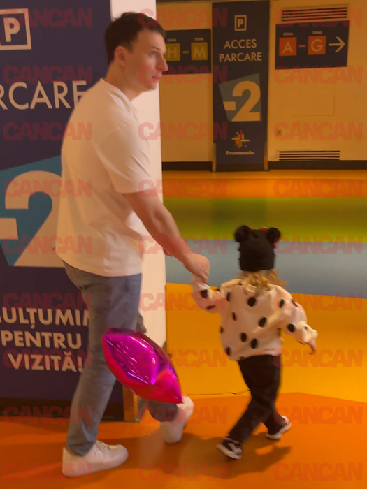 A uitat unde a parcat! Imagini cu tăticul The Motans