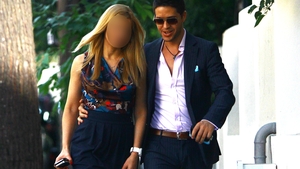 Jorge si iubita lui se pregatesc pentru criza de 40 de ani! Au mers la un film... educativ!
