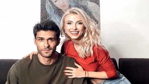 Andreea Bălan și George Burcea,”bătaia” mesajelor online: ”Nimeni nu te-a iubit, așa cum am făcut-o eu. Am iubit și am suferit!”