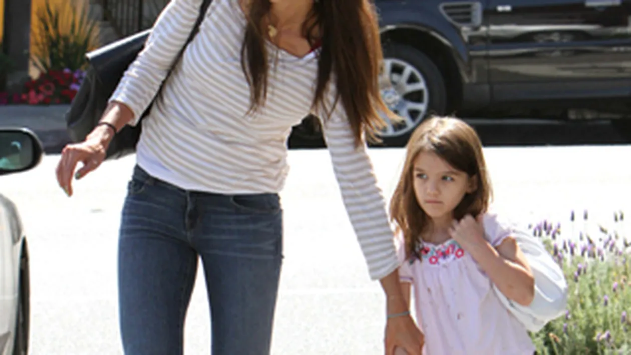 Se crede deja mamica! Fetita lui Tom Cruise are o noua preocupare!