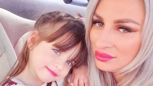 Motivul absolut aberant pentru care Sânziana Buruiană își alăptează fetița și acum, la 4 ani: "Vreau să.."