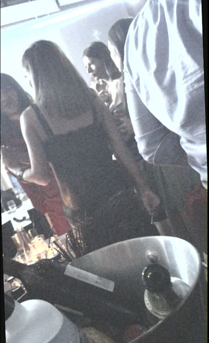 Amicele lui Brigitte au făcut spectacol în club