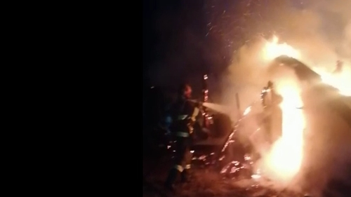 Două incendii de proporții au izbucnit în Argeș! Focul a mistuit o casă și un adăpost pentru animale