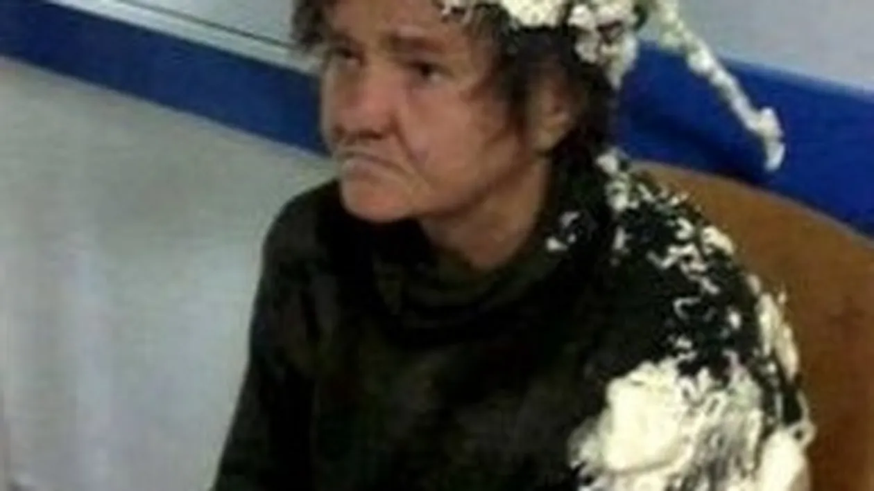 A încurcat spuma de păr cu cea folosită în construcţii! Ce a urmat a devenit viral, dar a dus-o şi pe patul de spital