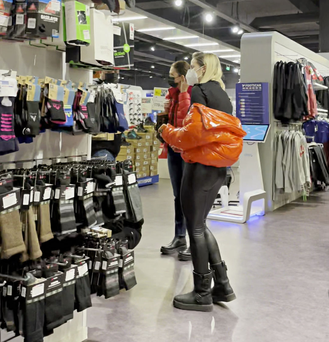 Familia Rait, la o raită prin mall (Foto: CANCAN.RO)