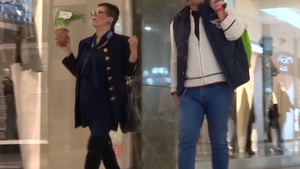 Ei sunt cel mai cool cuplu din muzica usoara! Au haine stylish, fac shopping in mall si mananca hot wings