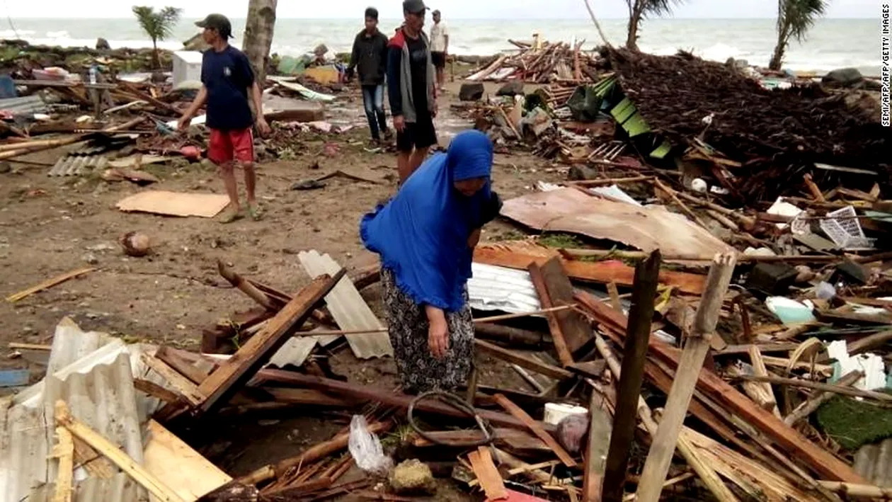 Bilanțul valului tsunami din Indonezia a ajuns la 281 morți