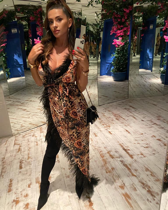Rodica Miron, primele imagini cu burtica de gravidă: “La un pas distanţă de momentul miraculos de a dărui viaţă”. Vedeta numără orele până când va naşte