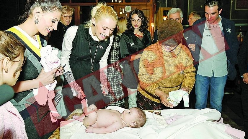 Papi si Ioana si-au crestinat fetita