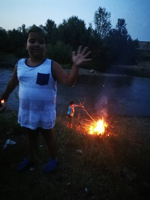 Cu sticla de bere în mână, Adriana Bahmuţeanu a făcut anunţul. „Ultima zi de…” Unde a fost vedeta