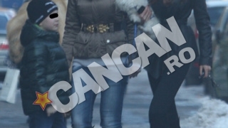Bianca Dragusanu a iesit la plimbare cu un copil!