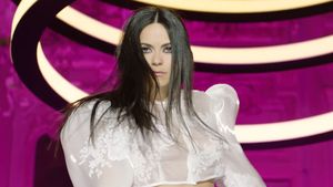 INNA a lansat o nouă piesă în colaborare cu doi artişti care au putut fi ascultaţi pe coloana sonoră a filmului „Fifty Shades Darker“