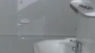 VIDEO A venit la furat si a adormit in cada!