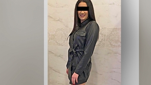 ”Am mușcat-o cu asta mică!” + Ce-i pregătesc păgubiții. Poveste senzațională cu escorta din Oradea care-și țepuia clienții chiar cu ei pe cameră
