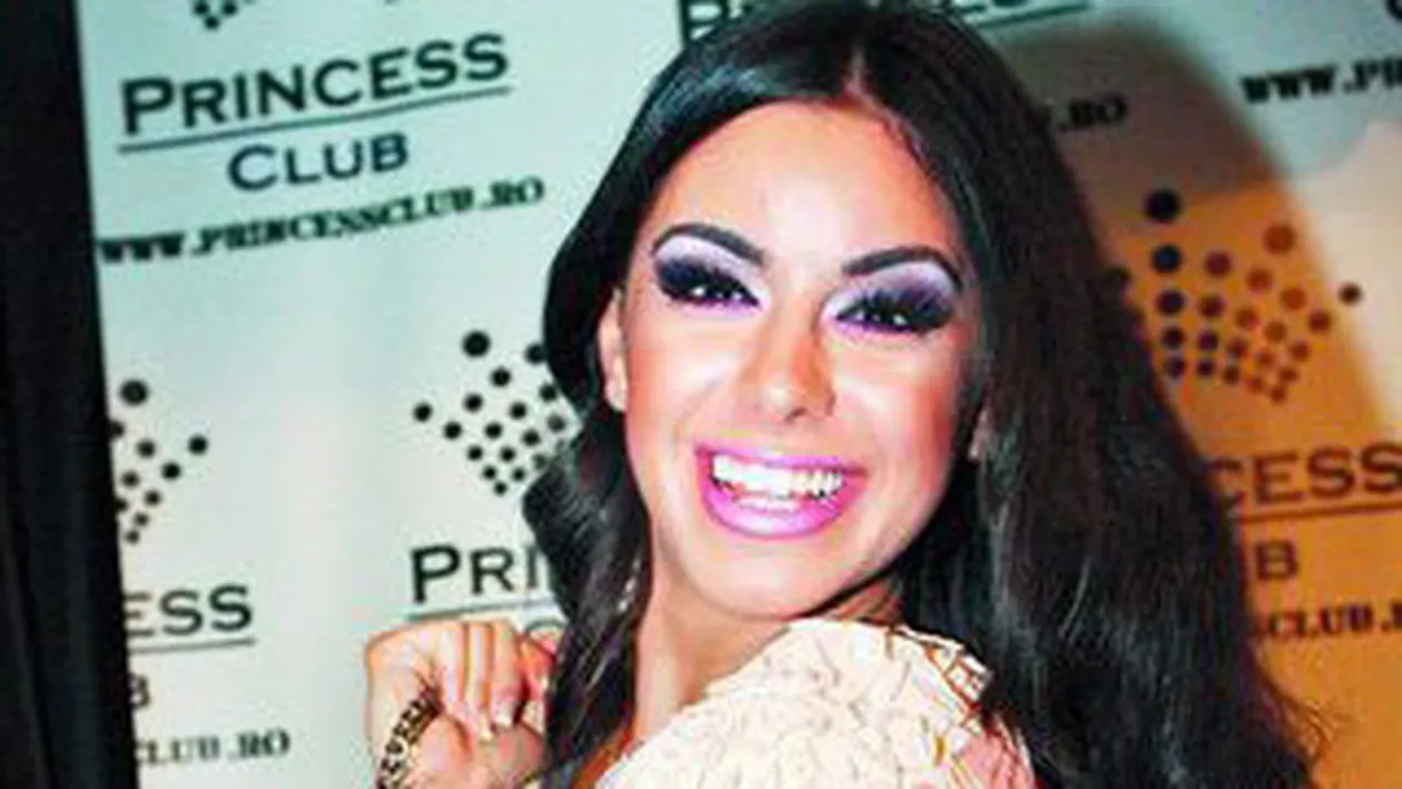 Adelina Pestritu si Natalia Mateut fac pereche de Valentine's Day intr-un scop caritabil!