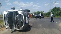 Accident grav în Giurgiu. Un microbuz s-a răsturnat. O femeie a murit pe loc. Patru răniți au ajuns la spital