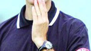 Un arbitru din Liga a II-a, luat la bataie de un spectator! Centralul a primit un pumn in fata!