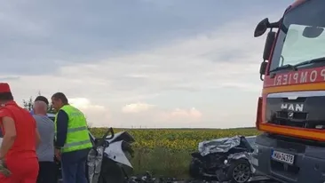 Accident groaznic în Olt! Doi tineri au murit