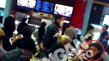 Moldoveanca Ramona Gabor a poftit la mancare ardeleneasca! Ia uite-o cum impinge tava la mall