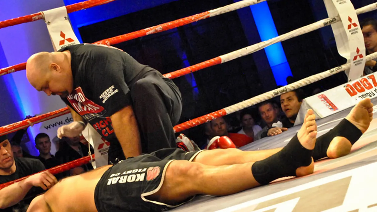 Imagini incredibile! Zimmerman i-a dat masca de oxigen lui Kleibl la Oradea