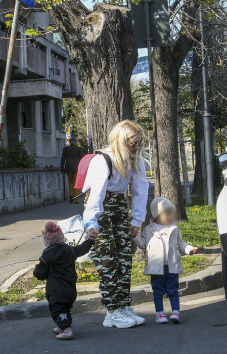 La scurt timp după externare, Andreea Bălan și-a scos fiica cea mare în parc