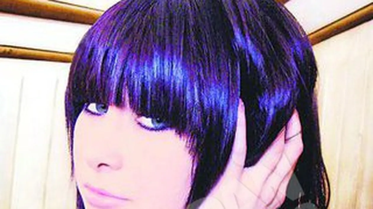 Departe de fata care i-a macelarit sotia! Tatal elevei criminale s-a retras de Craciun in sanul familiei, in vreme ce fiica sa adoptiva s-a mutat la tara