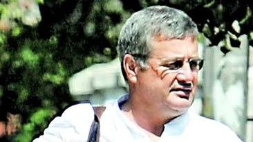 Din cauza datoriilor, nouazeci de familii au ramas in frig. Mircea Dinescu, dat in judecata pentru restantele la intretinere