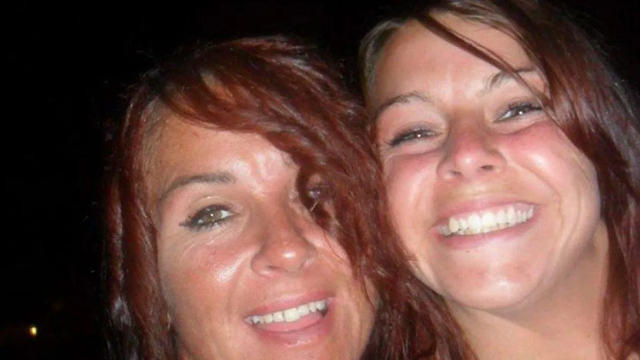 Această mămică a patru copii a încercat să slăbească rapid, dar a murit după ce a consumat pastile cumpărate de pe Facebook