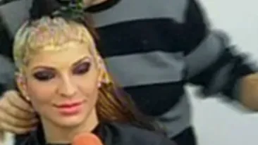 VIDEO Tonciu s-a facut blonda! Uite cum arata fosta bruneta a lui Mitea!