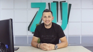 Ce poezie i-a compus Flick "Domnul Rimă" unei femei deranjate de vecinul care face mici pe balcon
