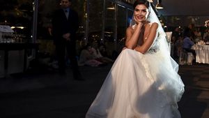 Nuntă surpriză! Alina Puşcaş, într-o rochie de mireasă spectaculoasă