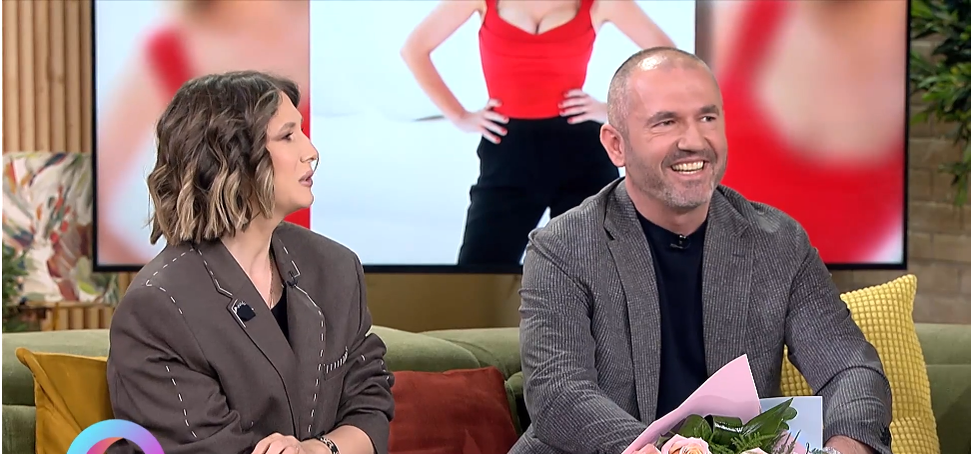 Toată lumea o știe pe Adela Popescu, dar puțini sunt cei care îl știu pe fratele acesteia. Cum arată și cu ce se ocupă Călin Popescu 