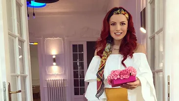 Băieţelul ELENEI GHEORGHE i-a făcut o surpriză cântăreţei! Cum a surprins-o pe vedetă