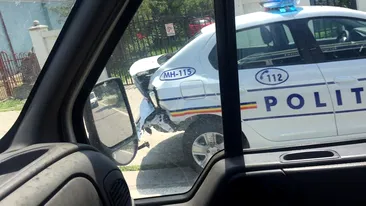 Accident nemaivăzut. Trei maşini noi de Poliţie s-au ciocnit între ele, în trafic, în Balş-Olt