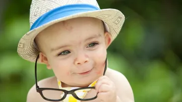 Moda hipsterilor a cuprins toata tara! Dar stii cum arata accesoriile bebelusilor cu parinti hipsteri?