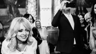 Simona Gherghe, topită după fiica ei! Toţi s-au uitat la şosetele pe care le purta Ana în timp ce dormea