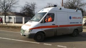 Cluj: Pieton aflat pe trotuar, spulberat de o mașină al cărui șofer ar fi adormit