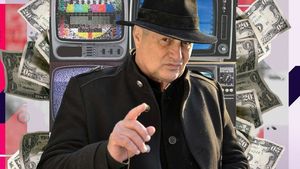 Cum l-a convins Prima TV pe Mircea Dinescu să abandoneze TVR. Am aflat ce sumă va încasa poetul pentru emisiune + Ce serial celebru ar fi fost „omorât” în grilă pentru a face loc noii producții