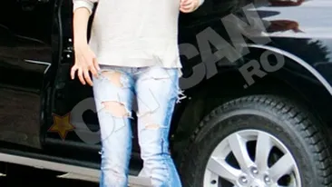 Adela Popescu nu a mai dat pe la coafor! Parul ei a ajuns portocaliu!