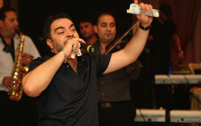 Scandal în muzică! Cu ce cântăreți dă de pământ Florin Salam: „Derbedeilor, dați-vă singuri o palmă!”