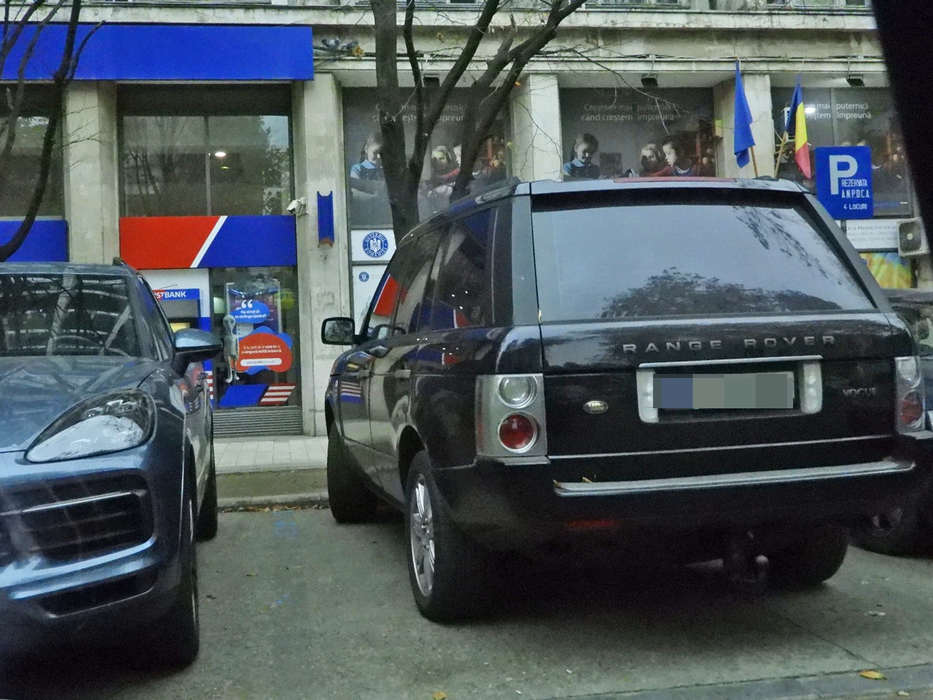 Lucian Viziru a găsit locul de parcare, apoi a plecat să-și rezolve treburile