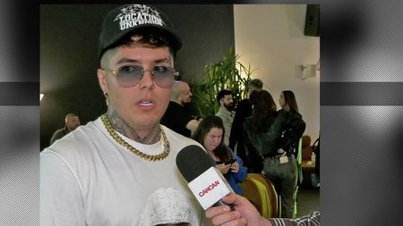 Lino Golden are iubită! Artistul și-a ales o copie aproape fidelă a fostei soții. Unde a dus-o în vacanță