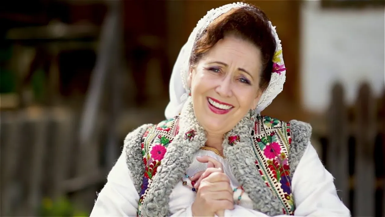 Dramă pentru o cântăreață de muzică populară: fiul i-a murit, iar soțul a înșelat-o