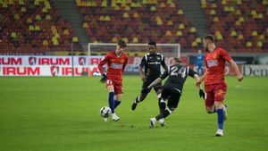 FCSB învinge Poli și rămâne pe primul loc în Liga 1!
