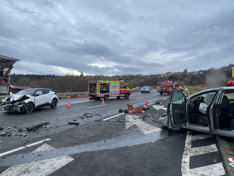 Tragedie în Cluj! Un mort și trei răniți, după ce o mașină a derapat pe contrasens