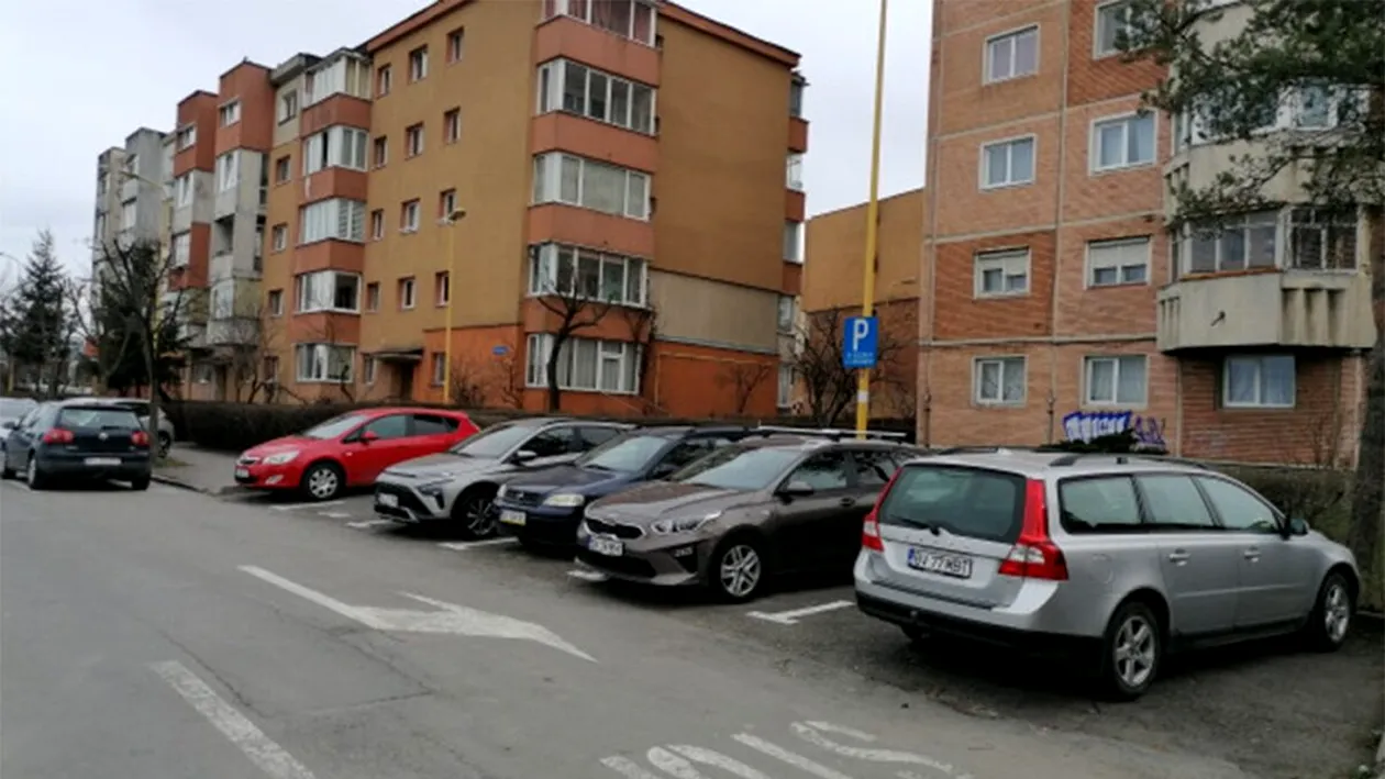 Orașul din România în care locurile de parcare sunt mai scumpe decât... mașinile!