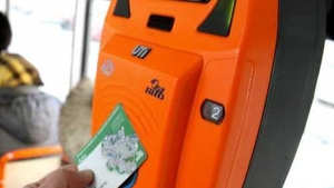 Cum poti sa calatoresti gratuit nelimitat cu RATB-ul! Ce rol important au cartelele de hartie si cum le poti modifica cu ajutorul unui sistem Android